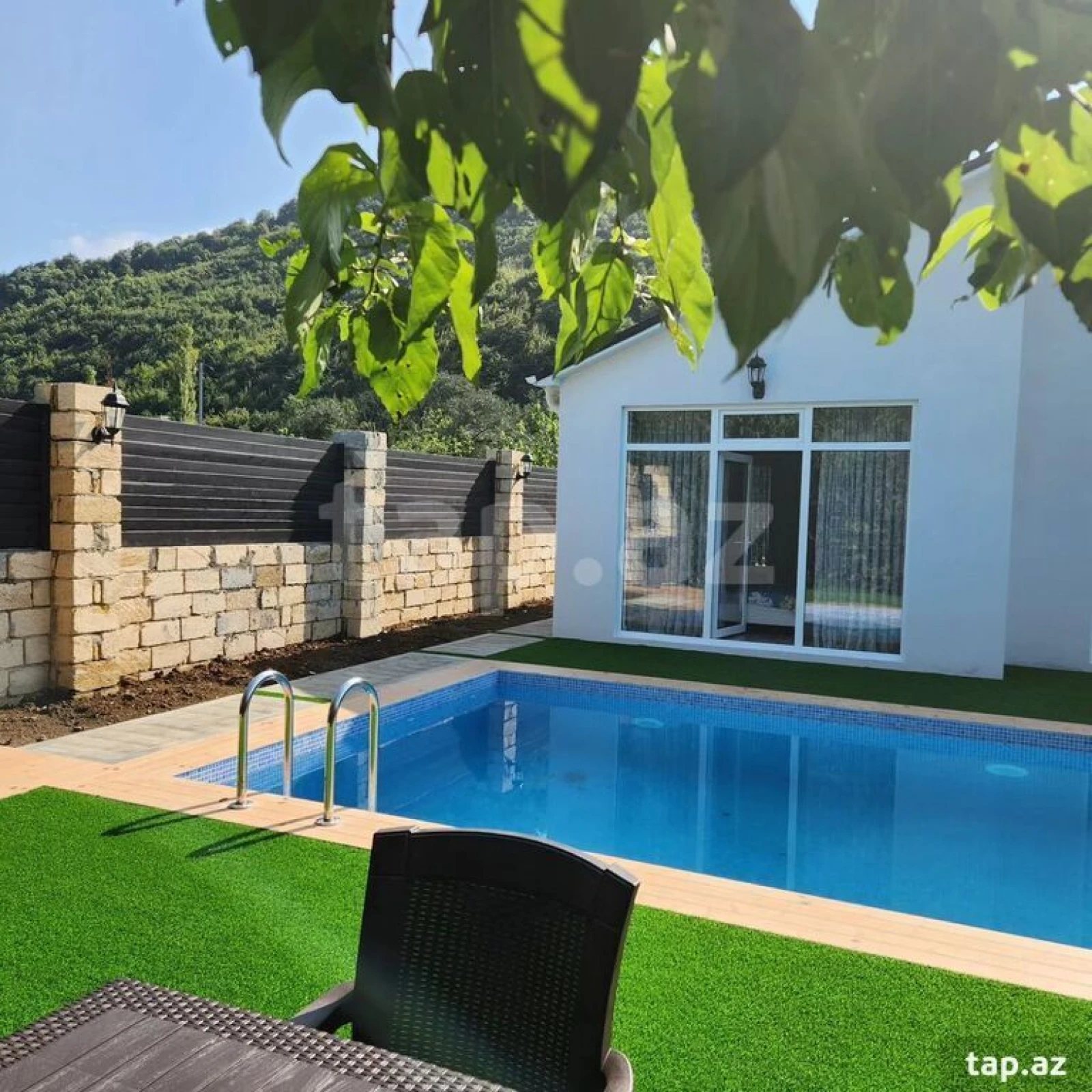 Kirayə verilir 3 otaqlı həyət evi