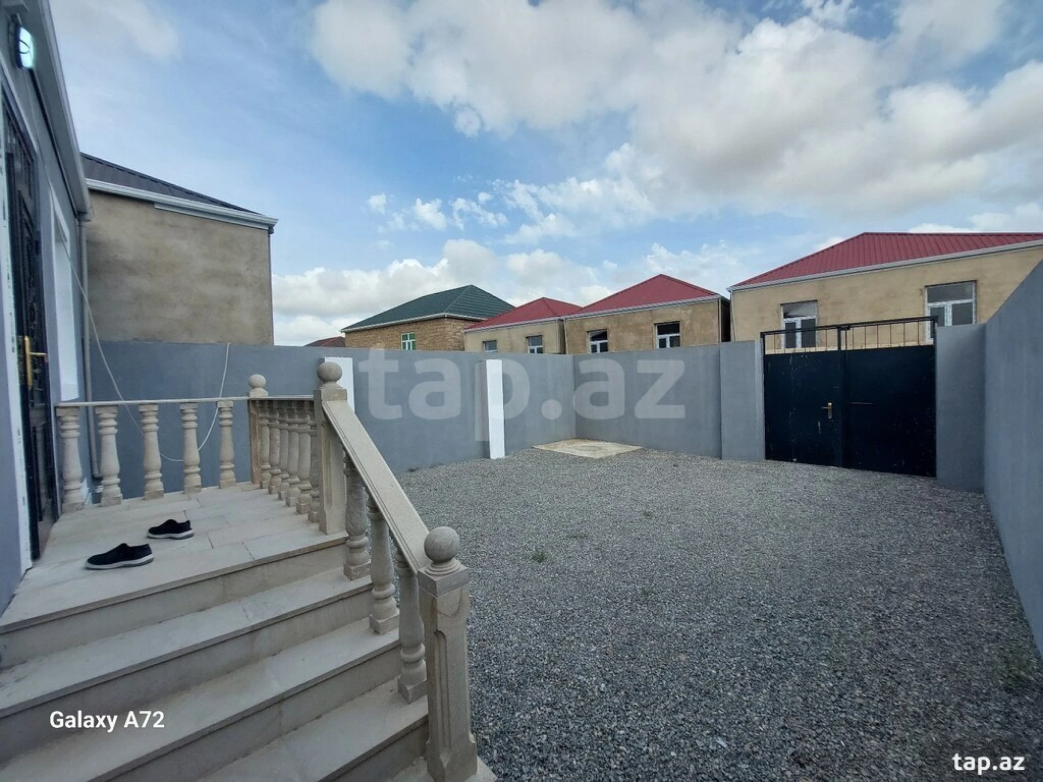 Satılır 3 otaqlı həyət evi