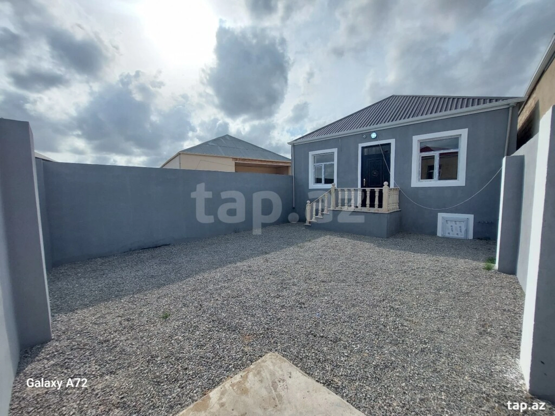 Satılır 3 otaqlı həyət evi