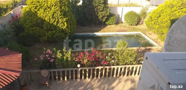 Satılır 6 otaqlı həyət evi
