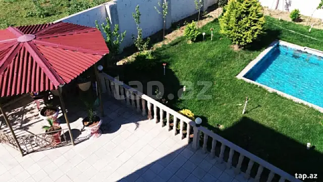 Satılır 6 otaqlı həyət evi