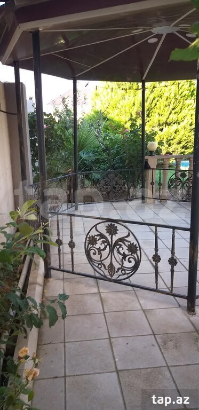 Satılır 6 otaqlı həyət evi