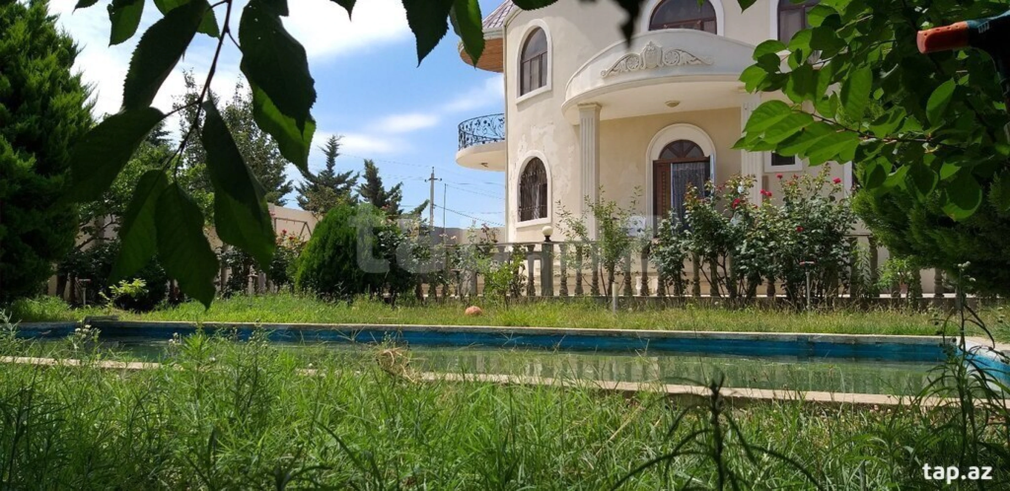 Satılır 6 otaqlı həyət evi