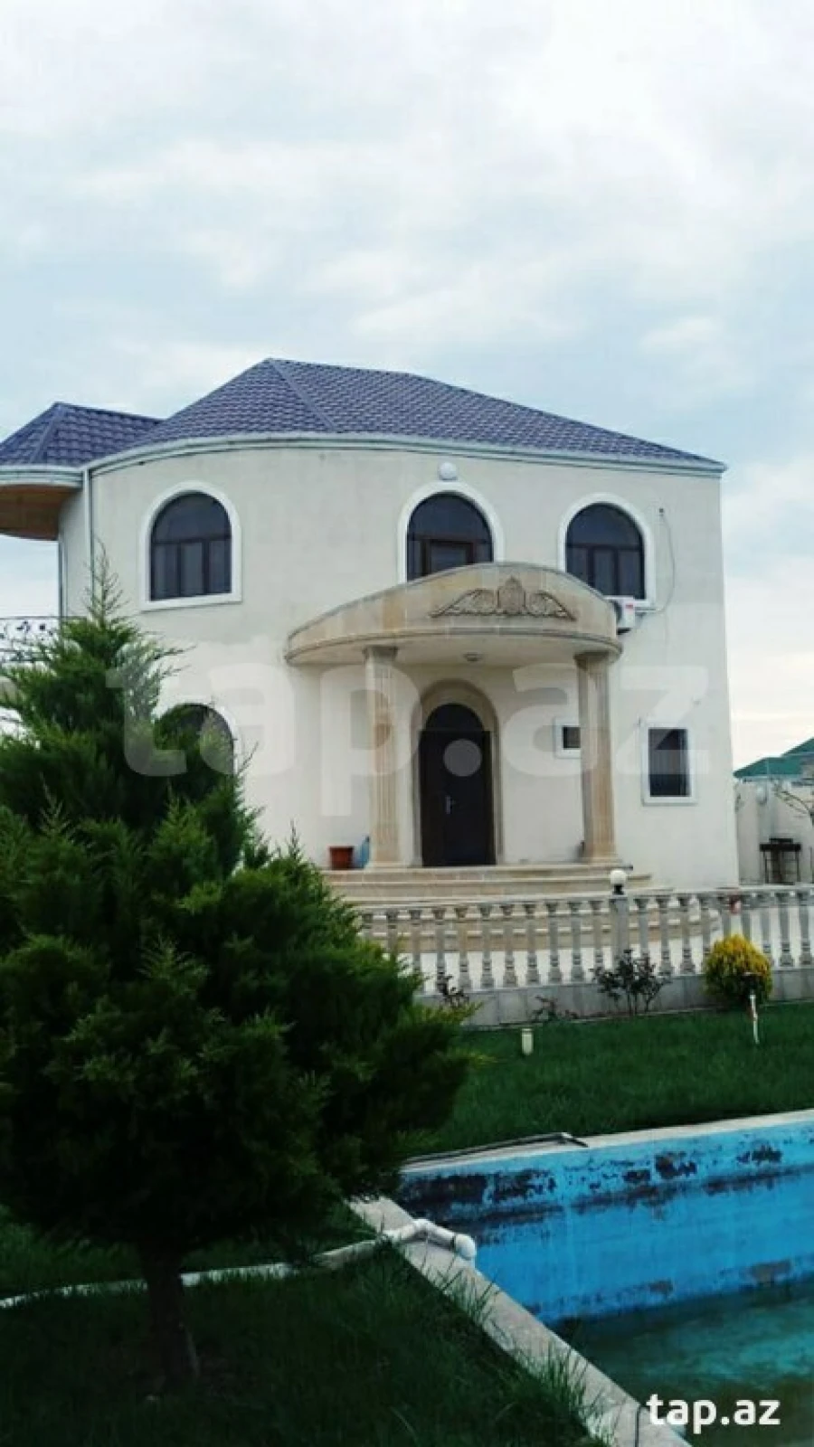 Satılır 6 otaqlı həyət evi