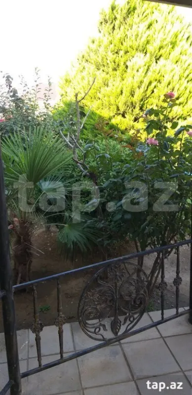 Satılır 6 otaqlı həyət evi