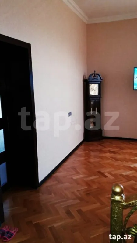 Satılır 6 otaqlı həyət evi