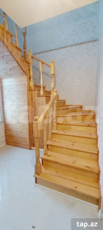 Satılır 4 otaqlı həyət evi 250 m²