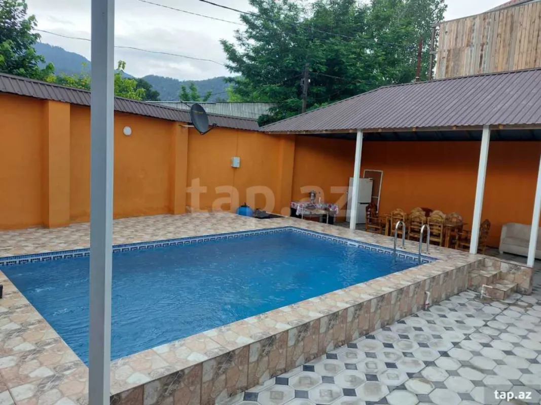 Kirayə verilir 4 otaqlı həyət evi