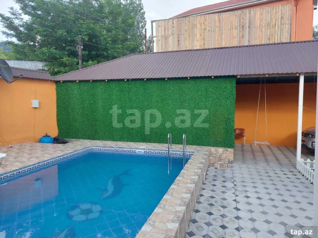 Kirayə verilir 4 otaqlı həyət evi