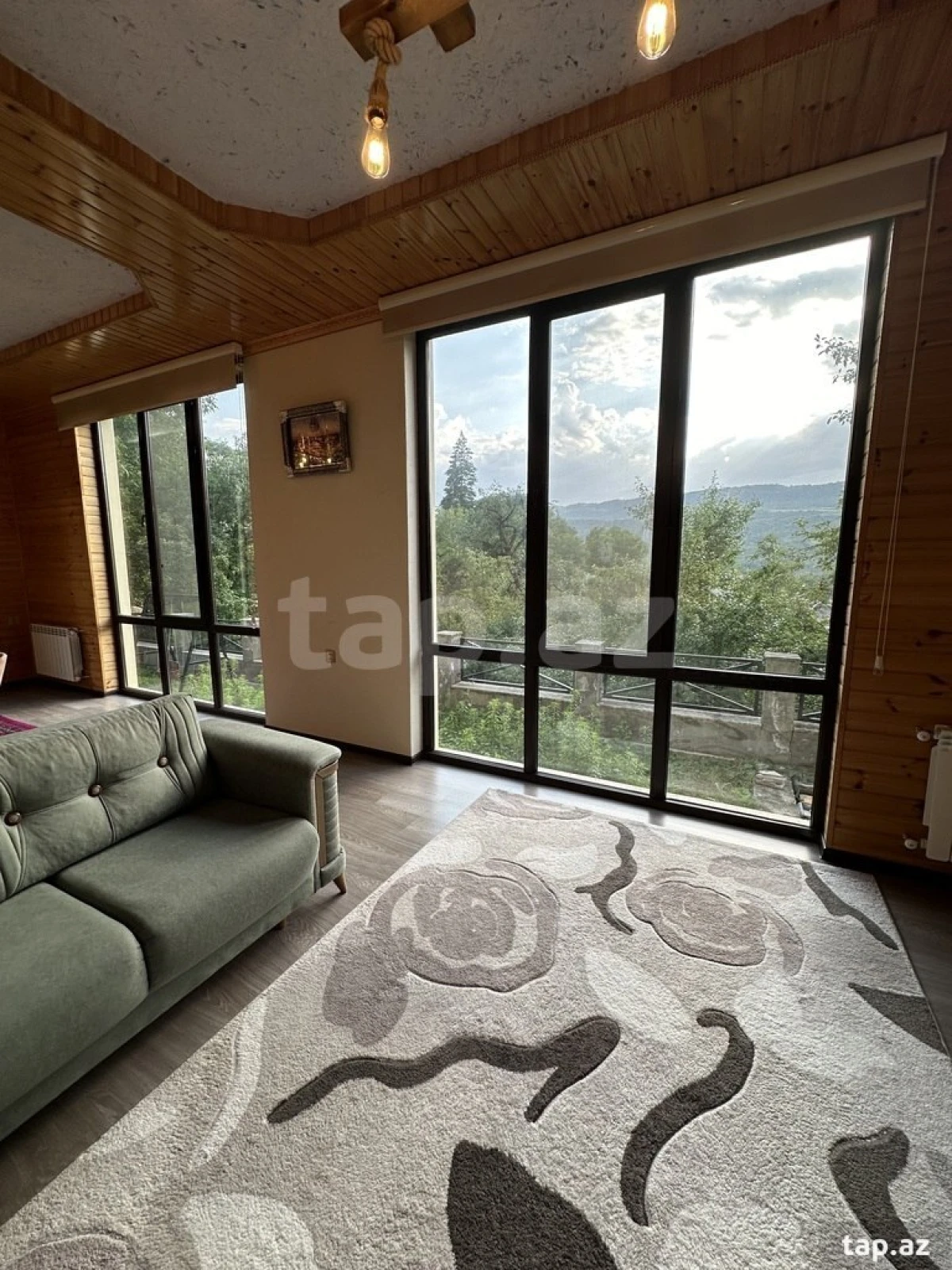 Kirayə verilir 5 otaqlı həyət evi