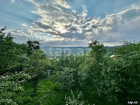 Kirayə verilir 5 otaqlı həyət evi