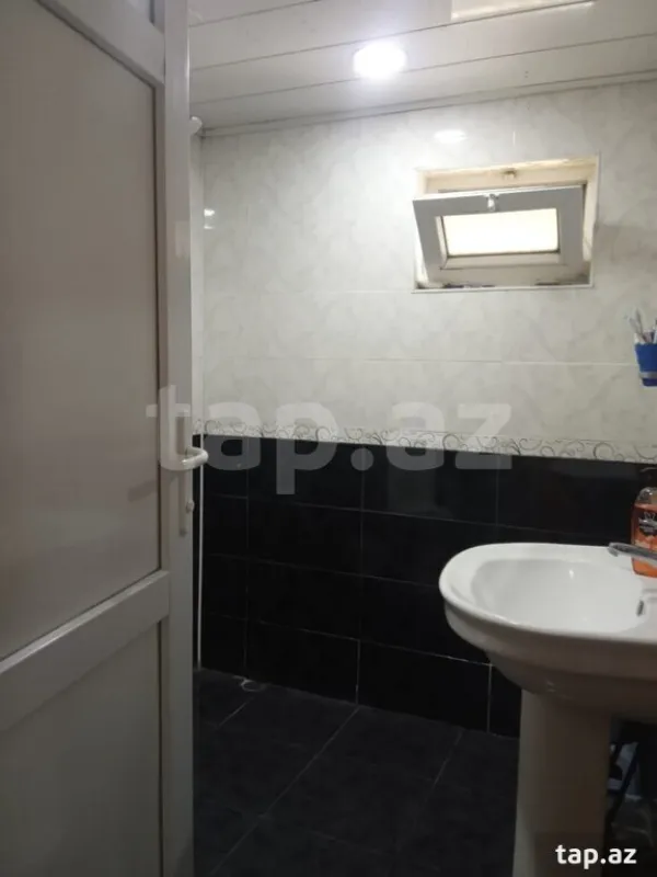 Satılır 5 otaqlı həyət evi