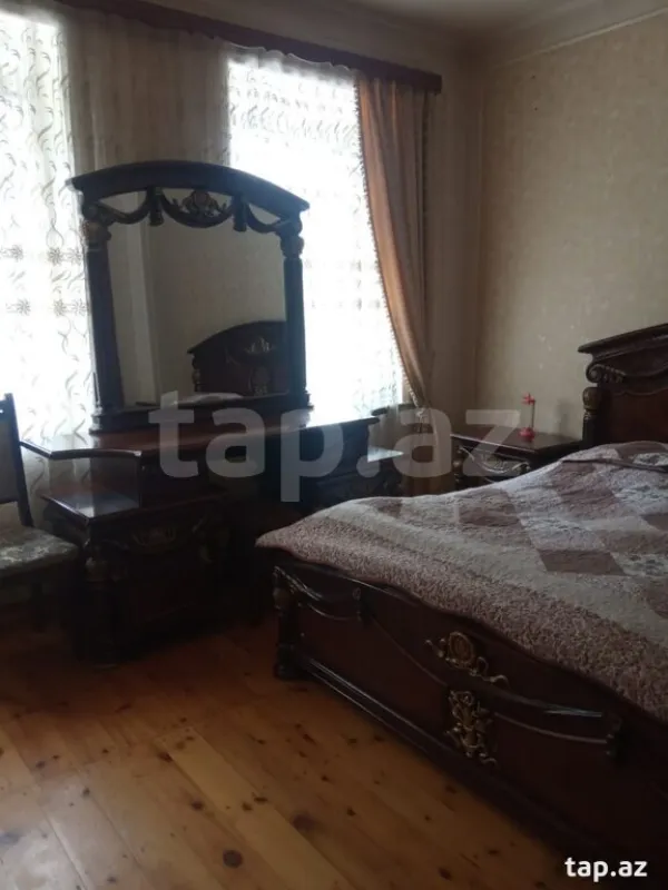 Satılır 5 otaqlı həyət evi
