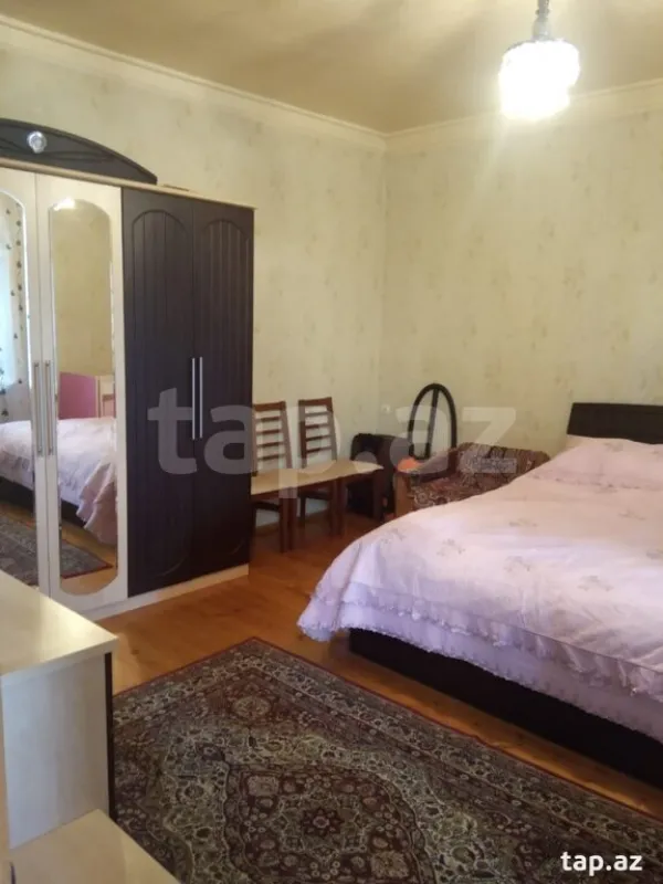 Satılır 5 otaqlı həyət evi