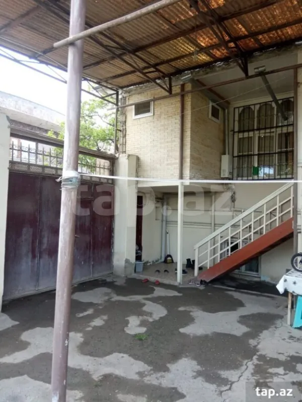 Satılır 5 otaqlı həyət evi
