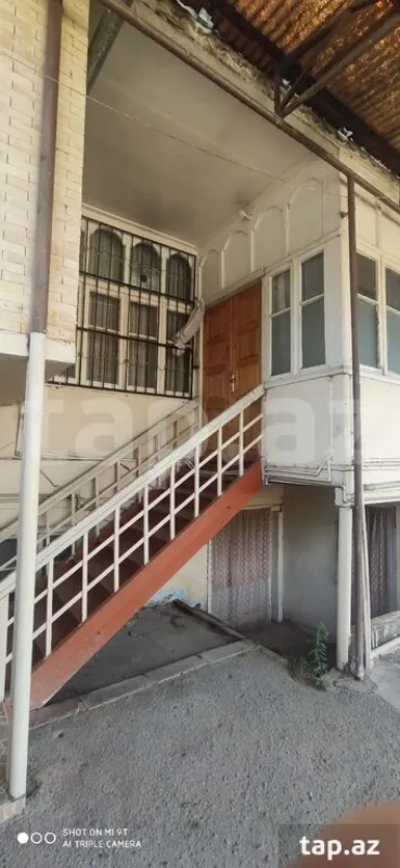 Satılır 5 otaqlı həyət evi