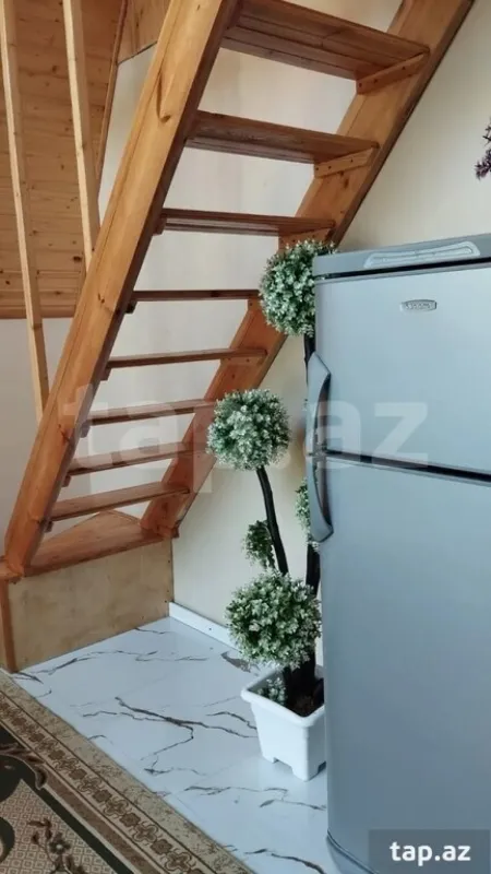 Kirayə verilir 3 otaqlı həyət evi