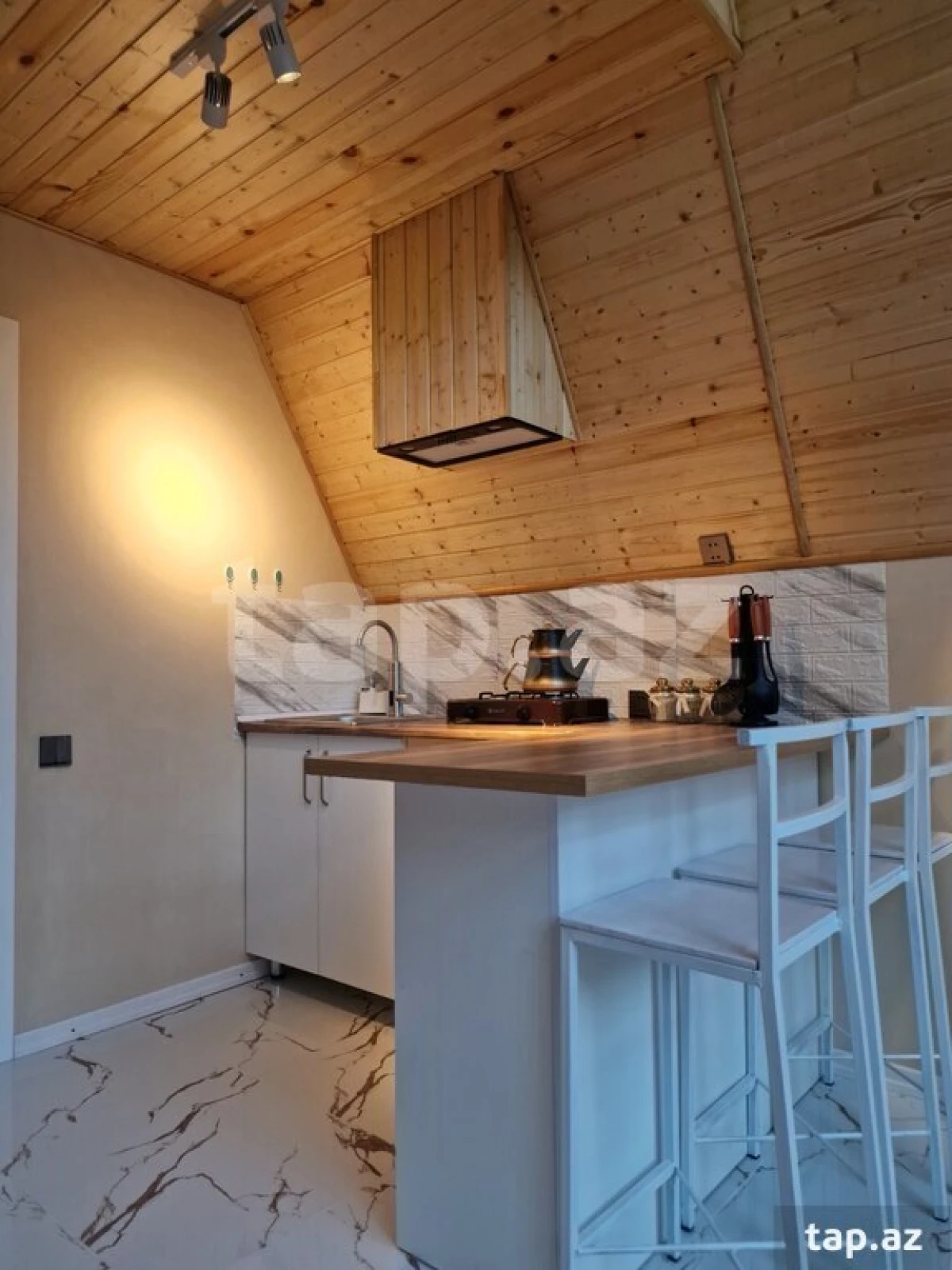 Kirayə verilir 3 otaqlı həyət evi