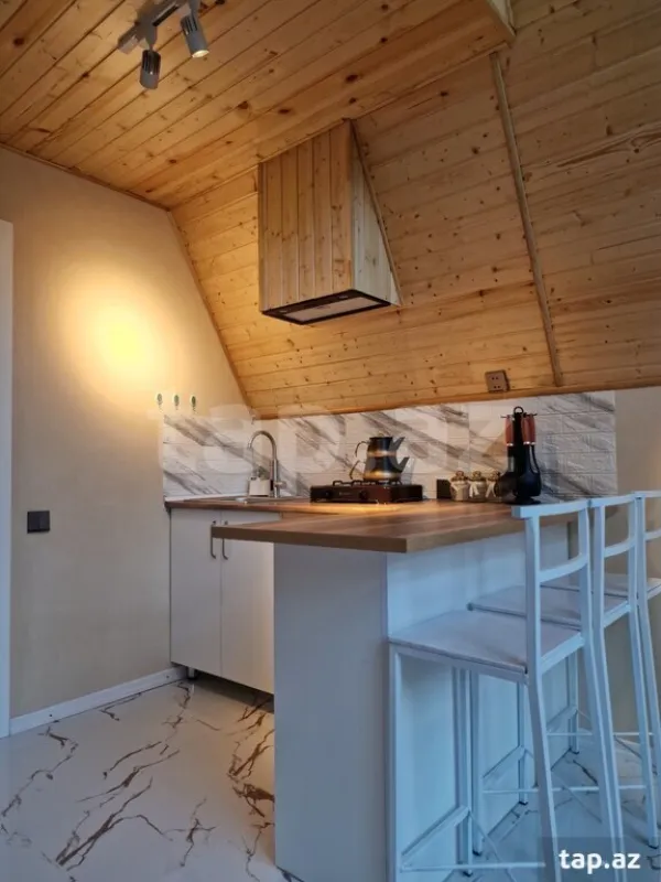 Kirayə verilir 3 otaqlı həyət evi