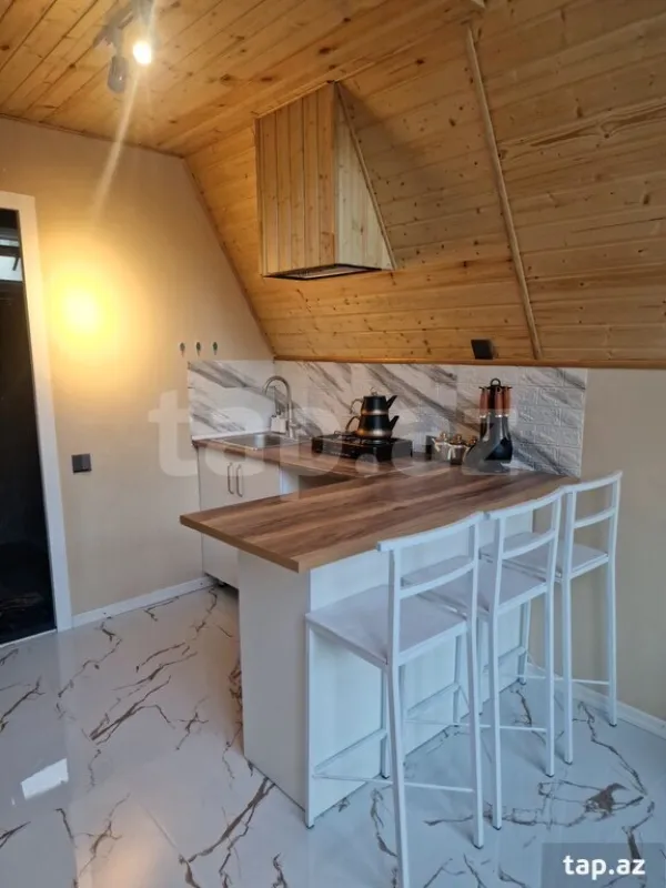 Kirayə verilir 3 otaqlı həyət evi