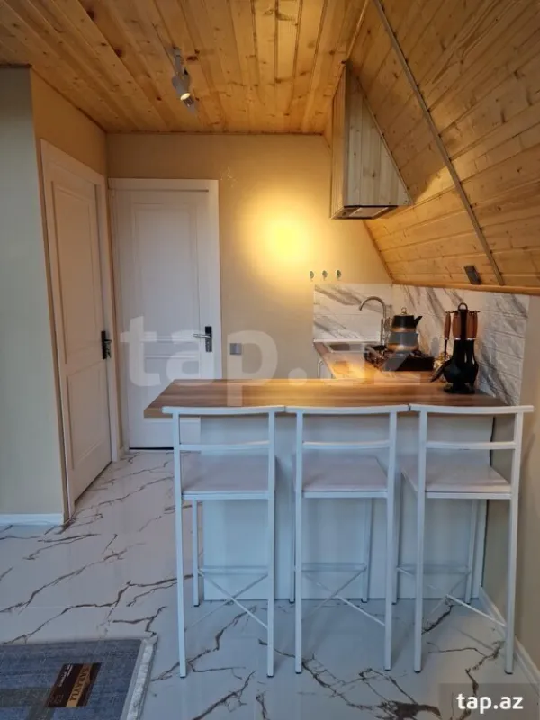 Kirayə verilir 3 otaqlı həyət evi