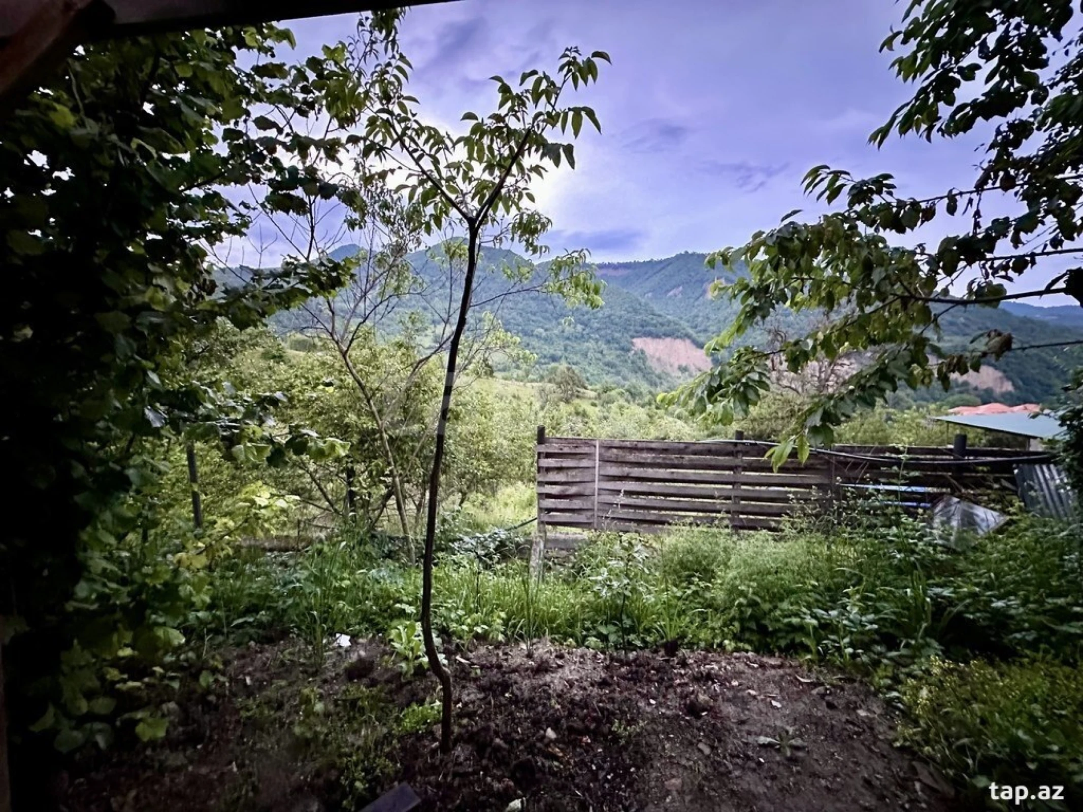 Kirayə verilir 4 otaqlı həyət evi