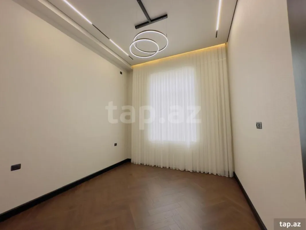 Satılır 5 otaqlı həyət evi