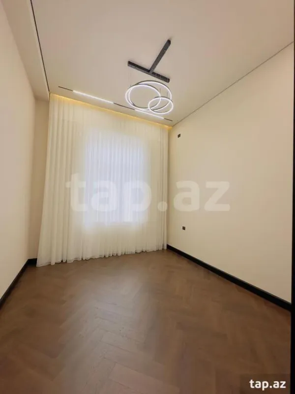 Satılır 5 otaqlı həyət evi