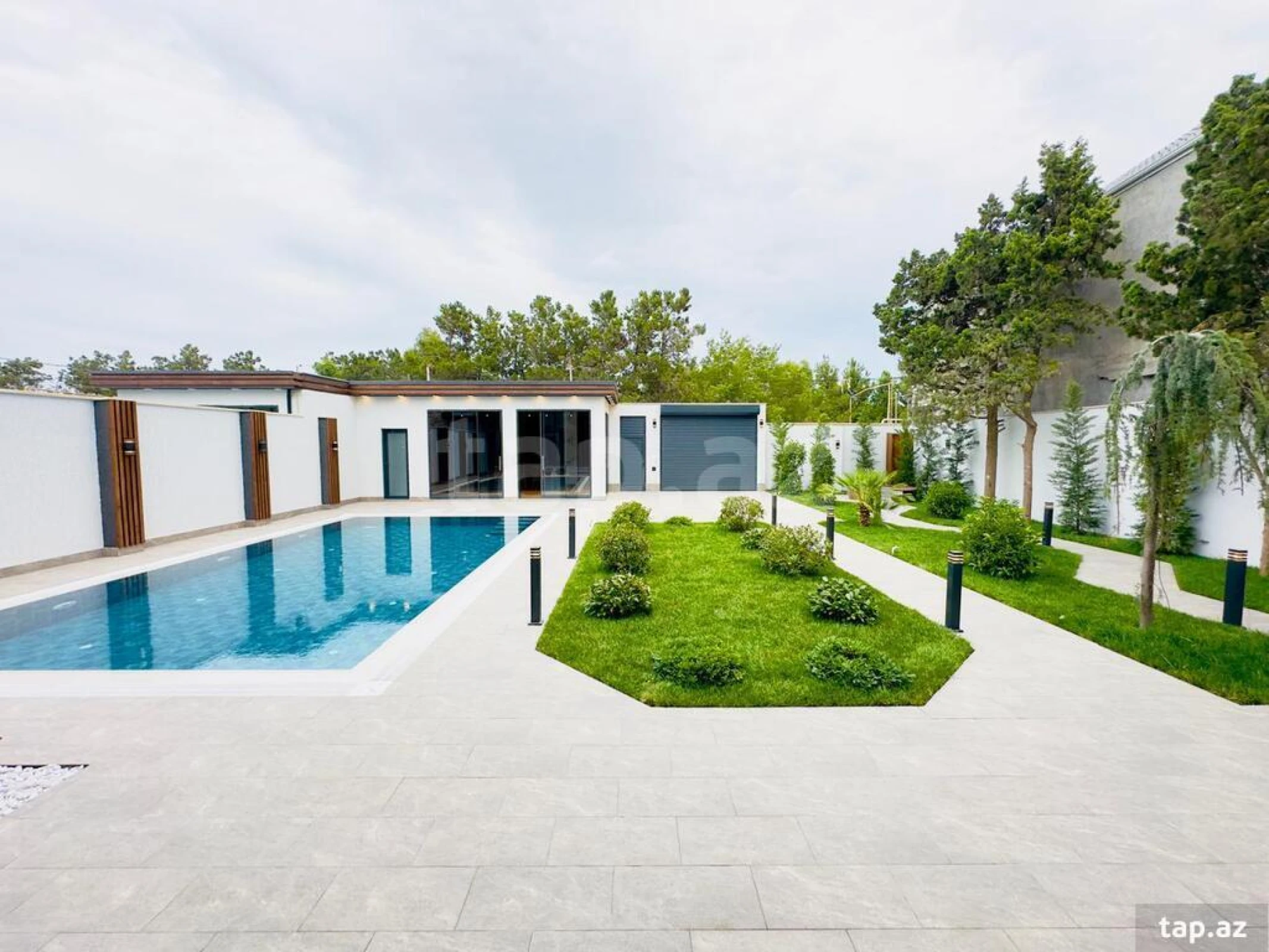 Satılır 5 otaqlı həyət evi