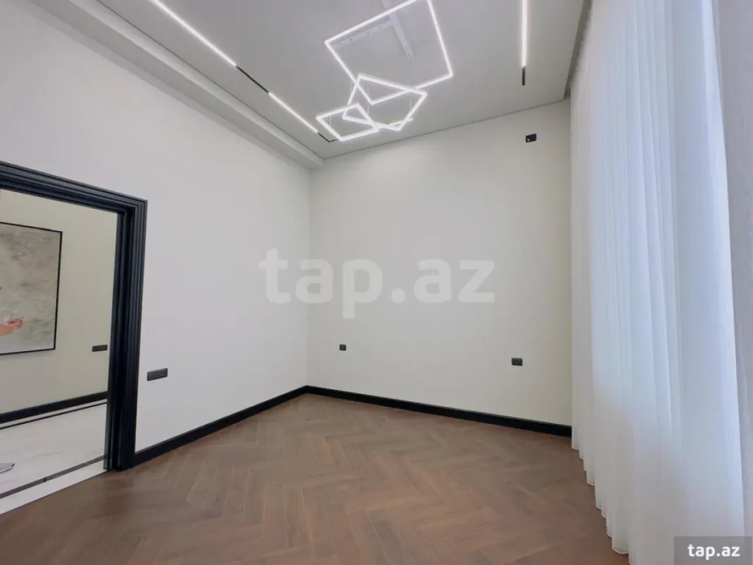 Satılır 5 otaqlı həyət evi