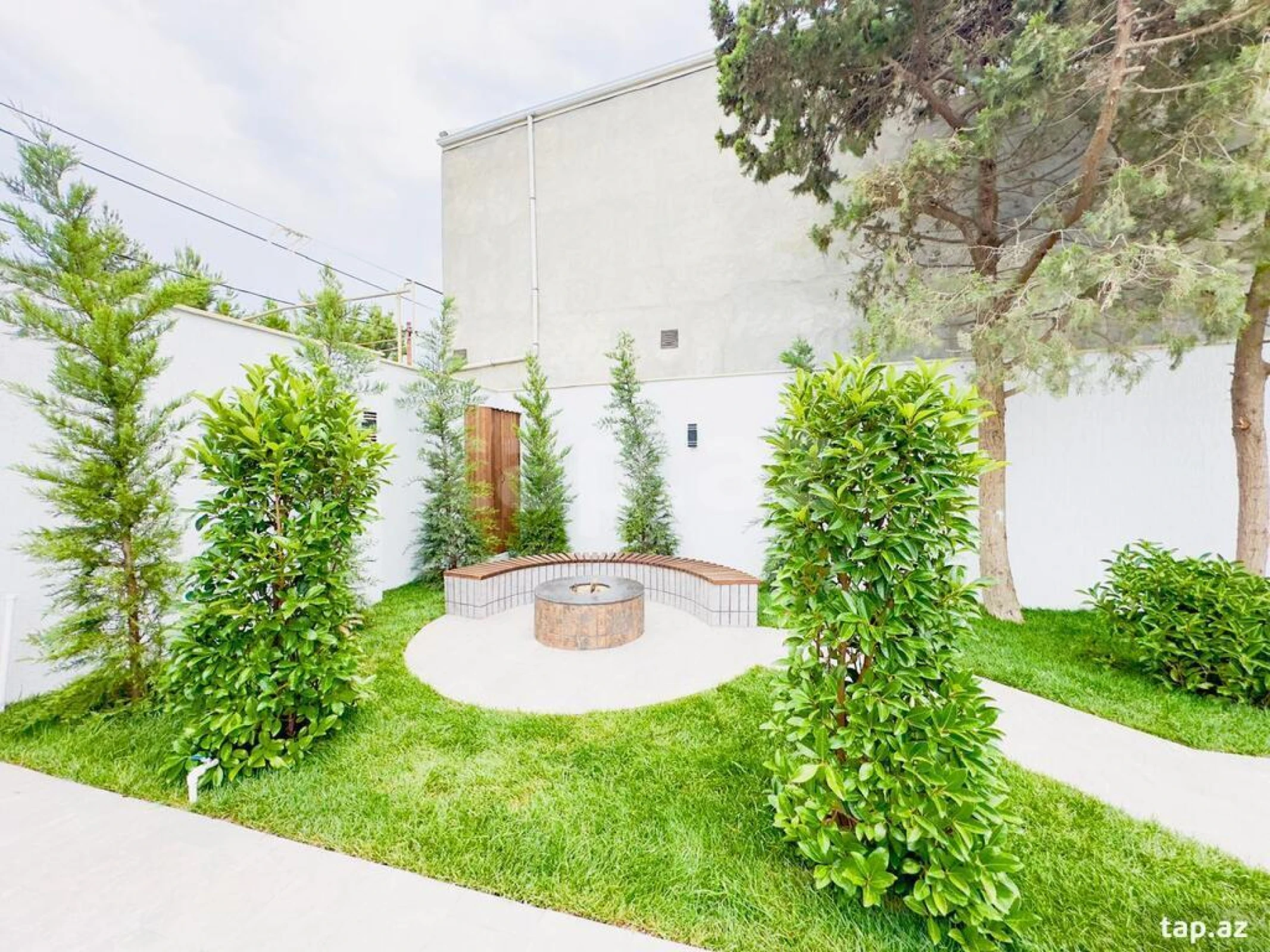 Satılır 5 otaqlı həyət evi