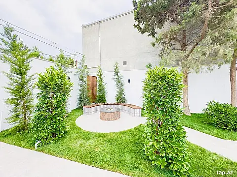 Satılır 5 otaqlı həyət evi