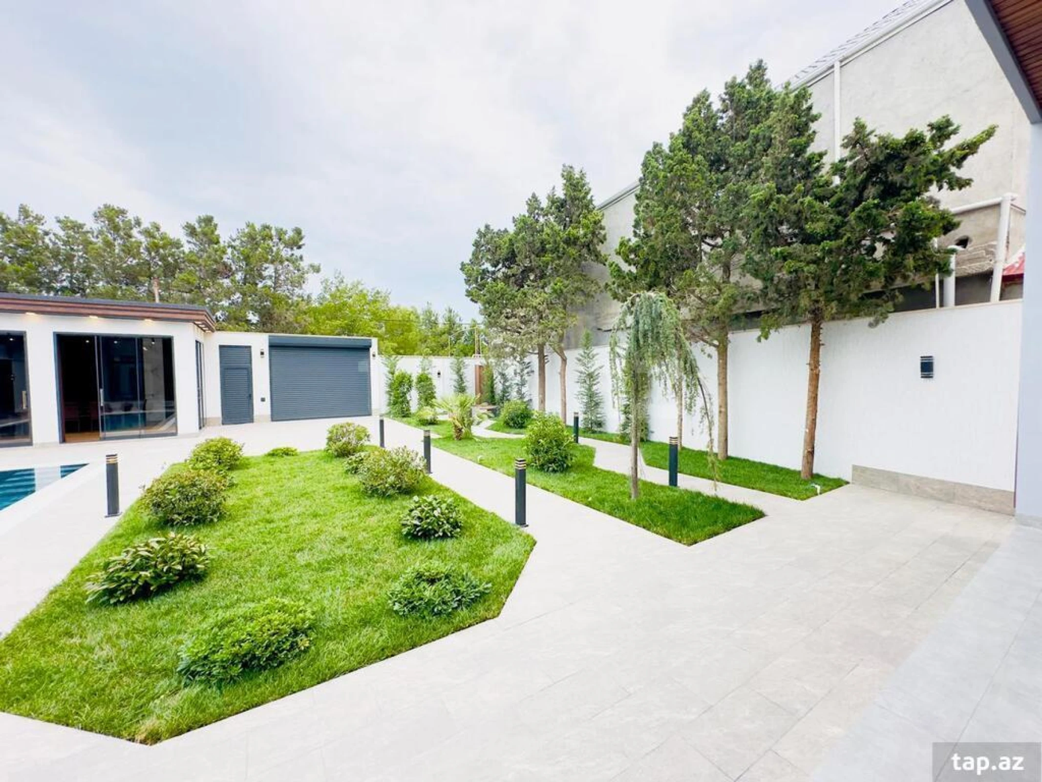 Satılır 5 otaqlı həyət evi