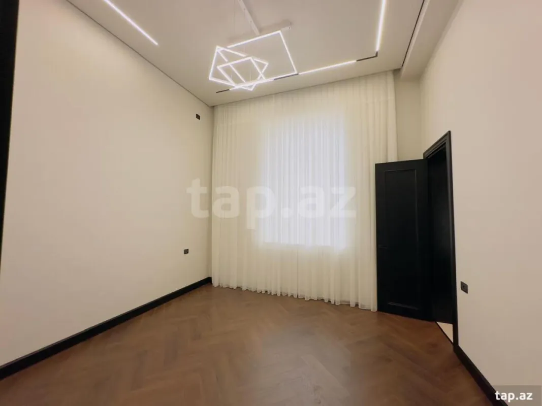 Satılır 5 otaqlı həyət evi