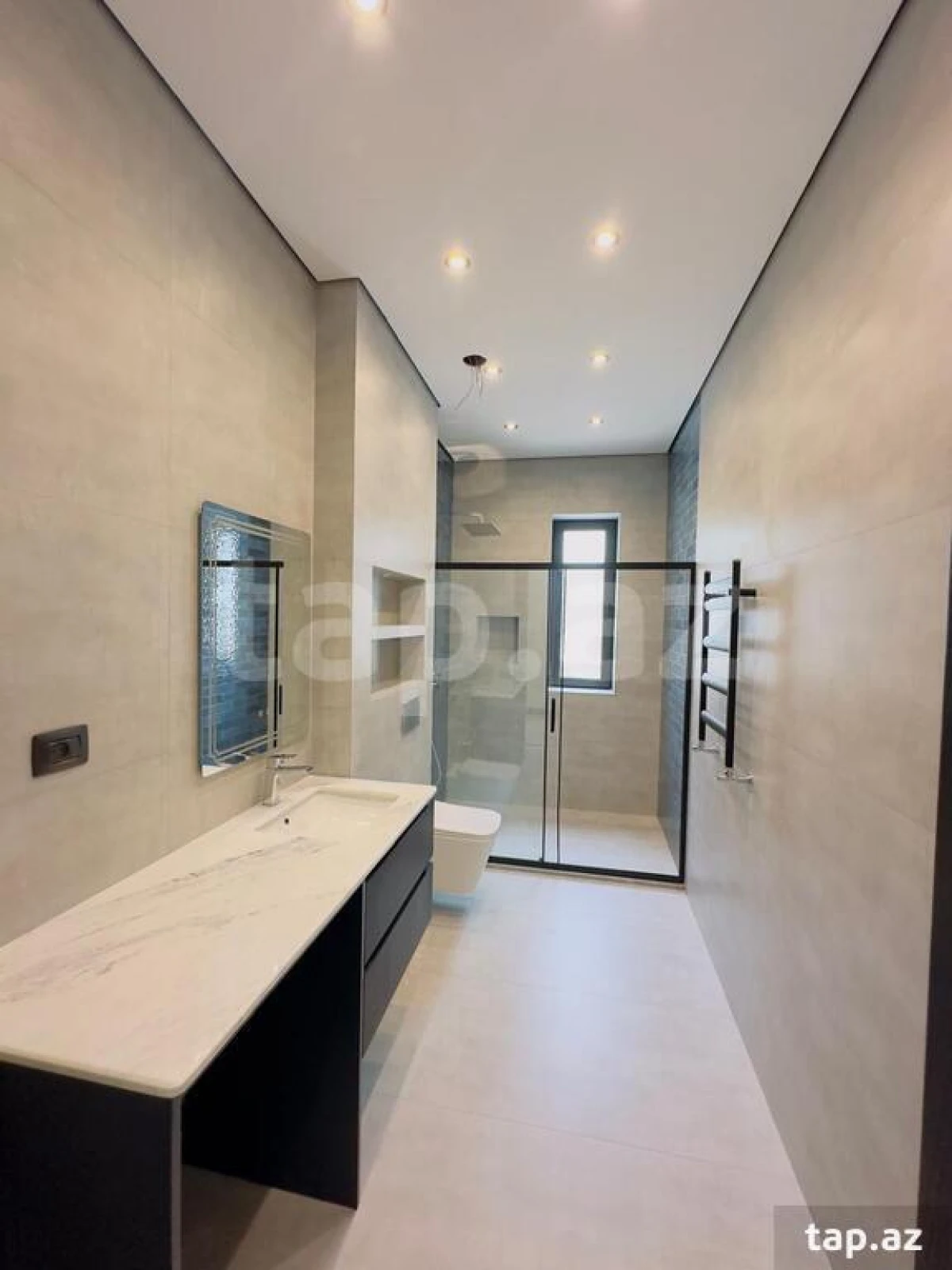 Satılır 5 otaqlı həyət evi