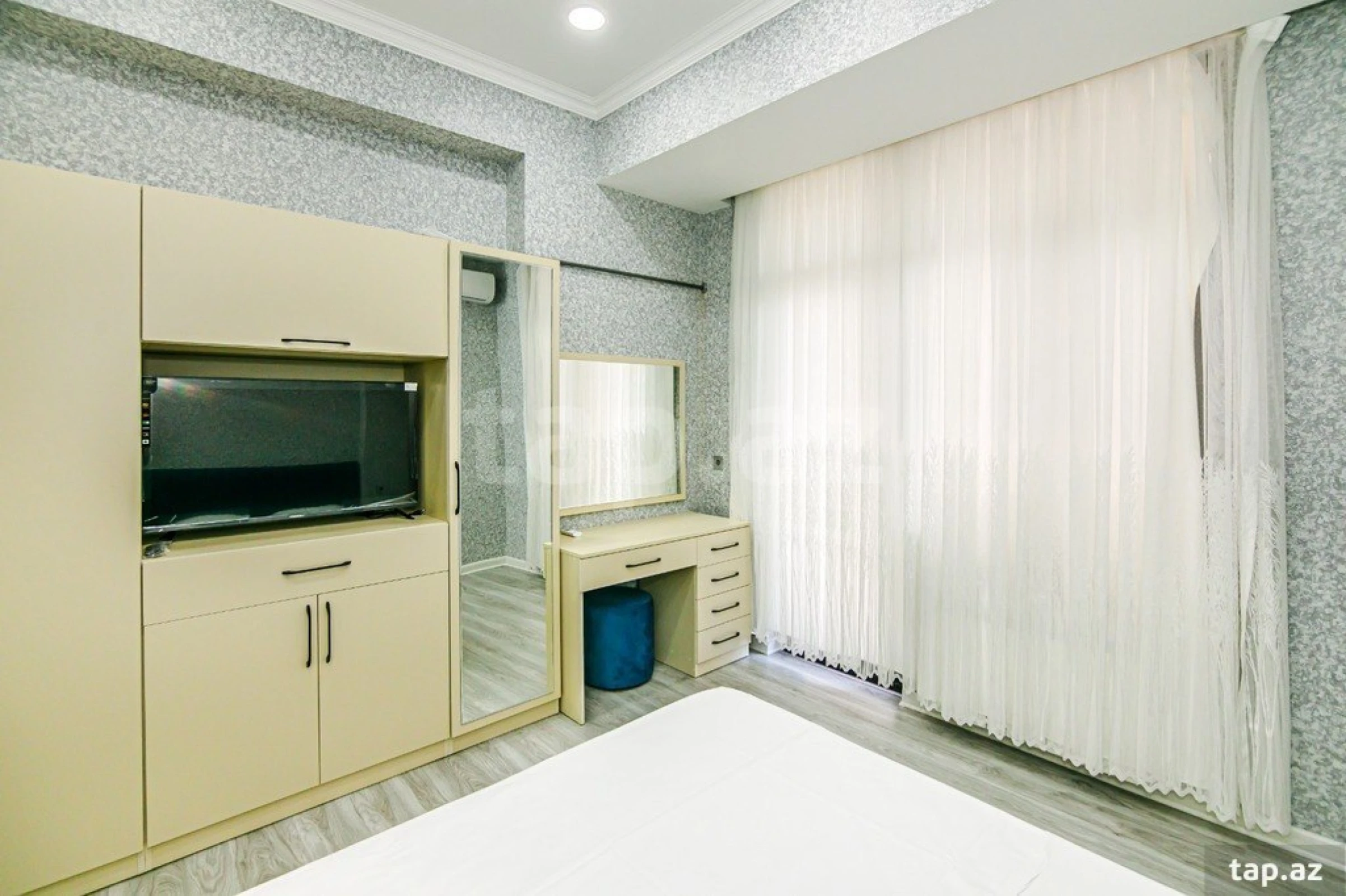 Kirayə verilir 1 otaqlı yeni tikili 45 m²