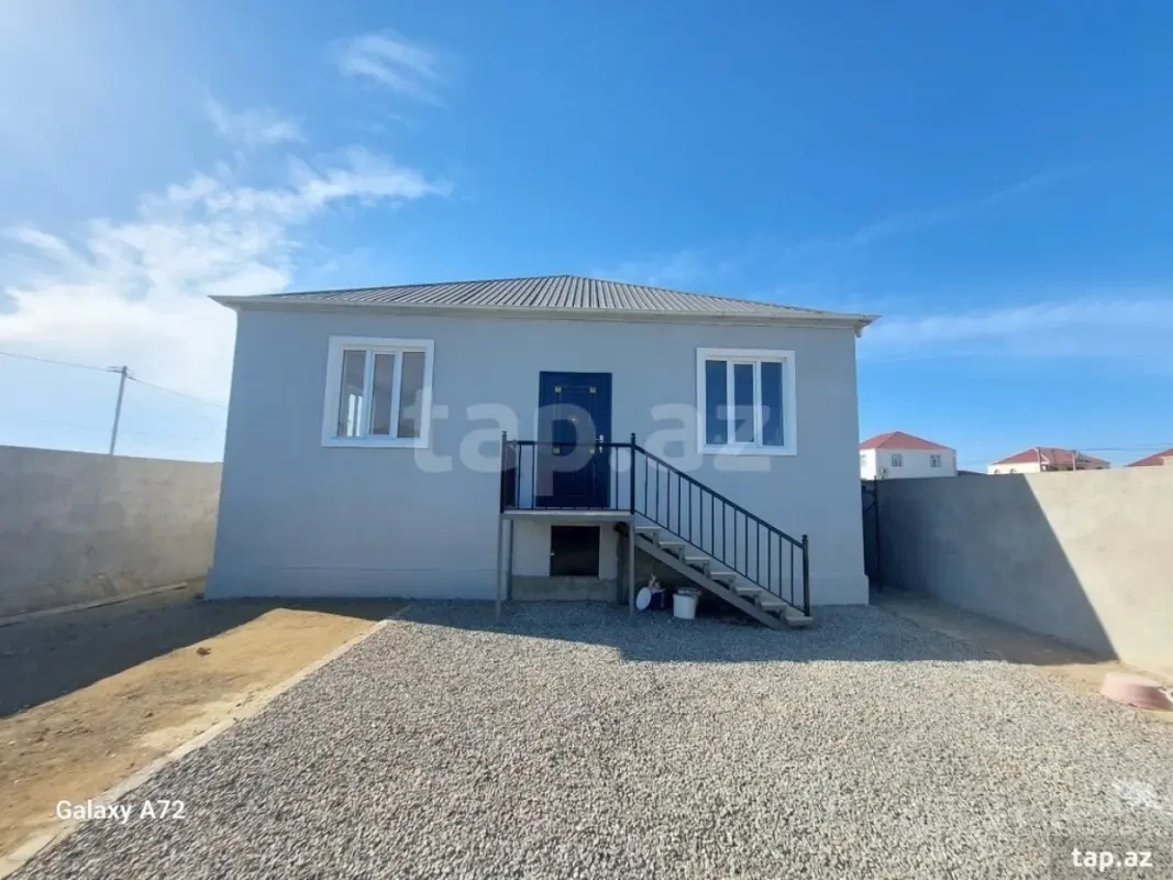 Satılır 4 otaqlı həyət evi 250 m²