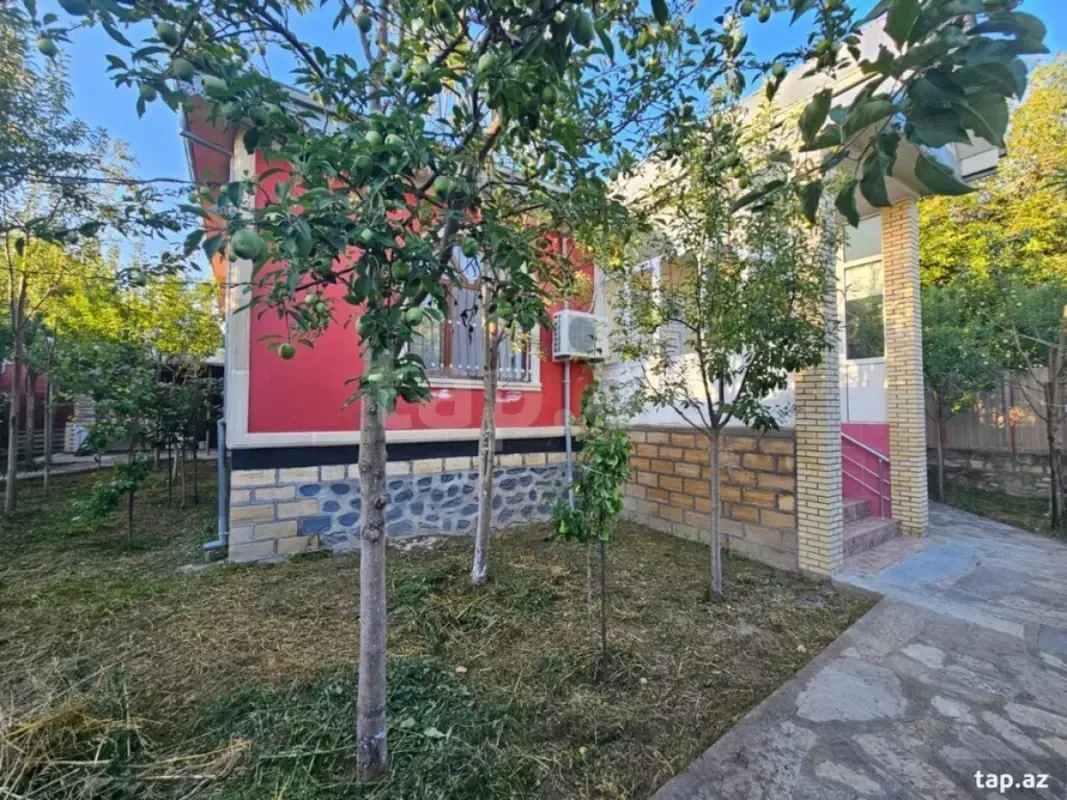Satılır 4 otaqlı həyət evi 130 m²