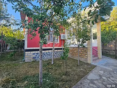 Satılır 4 otaqlı həyət evi 130 m² — Şəki 4 otaq 130.00 m²