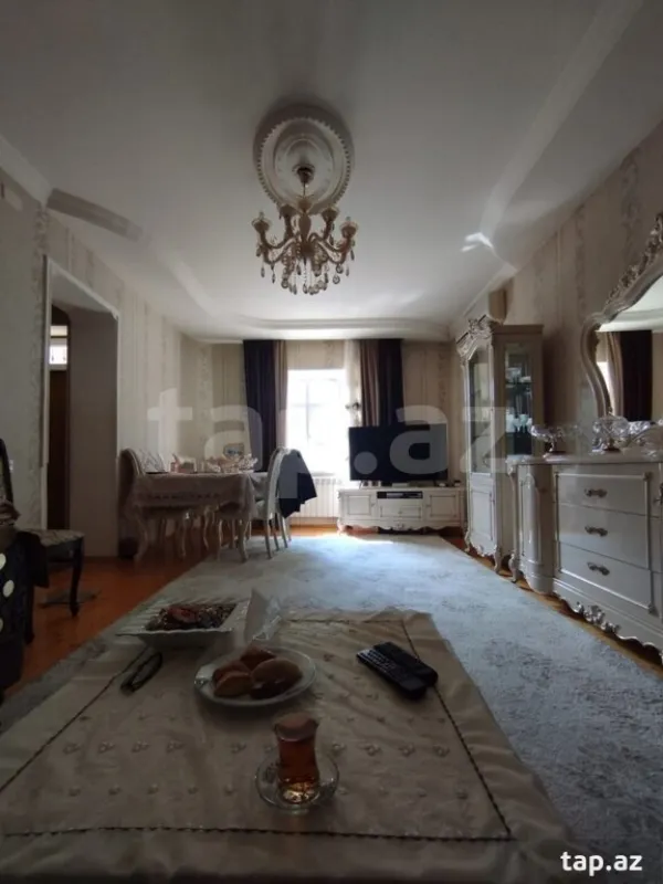 Satılır 5 otaqlı həyət evi