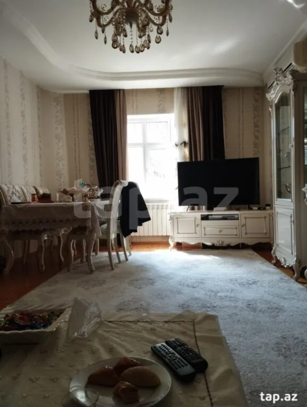 Satılır 5 otaqlı həyət evi