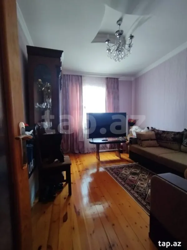 Satılır 5 otaqlı həyət evi