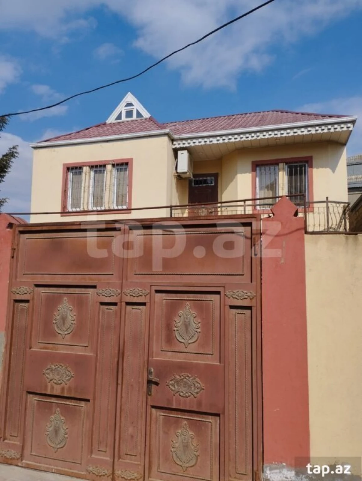 Satılır 5 otaqlı həyət evi