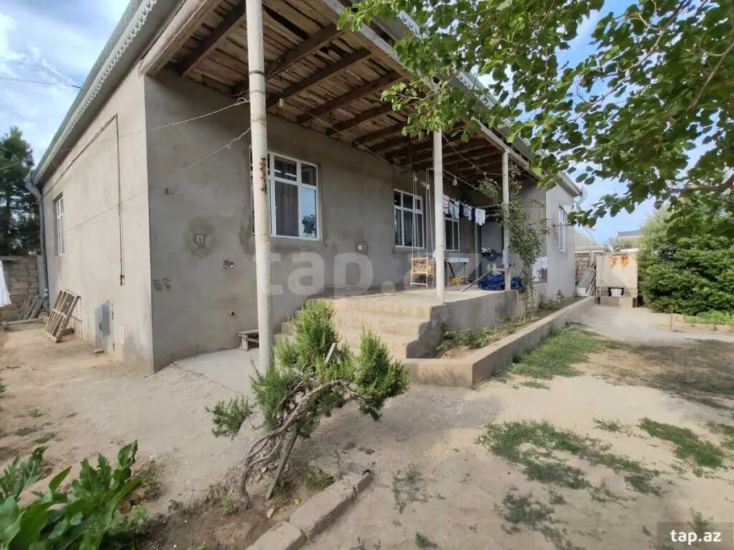 Satılır 4 otaqlı həyət evi