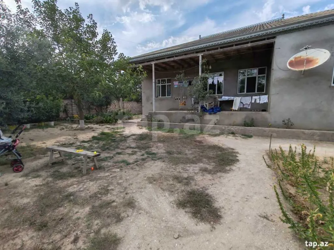 Satılır 4 otaqlı həyət evi
