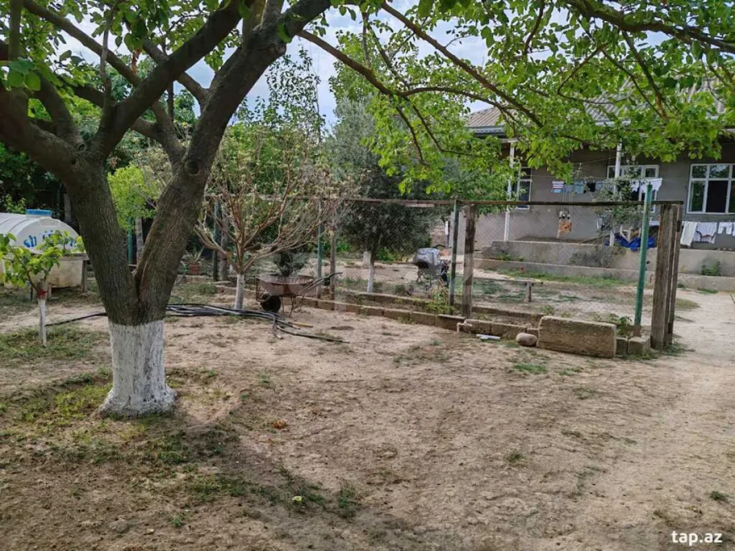 Satılır 4 otaqlı həyət evi