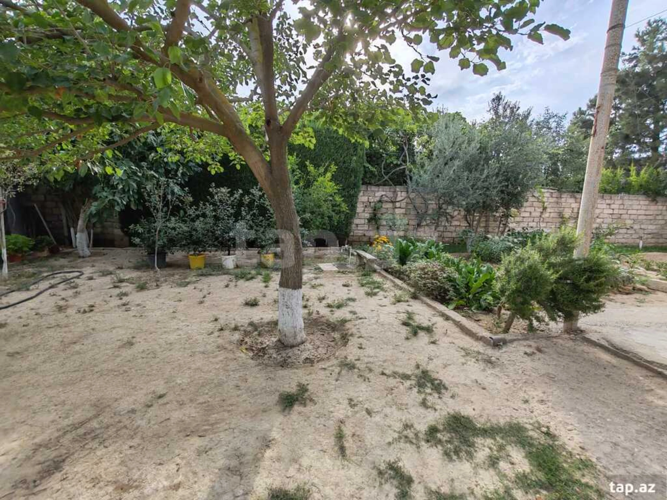 Satılır 4 otaqlı həyət evi