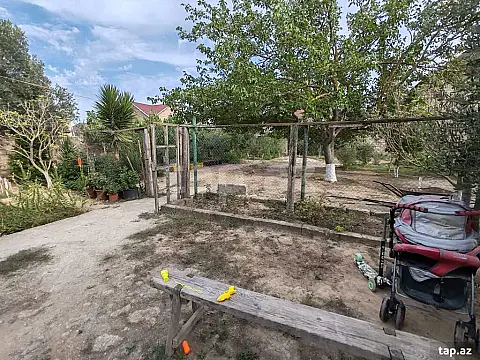Satılır 4 otaqlı həyət evi