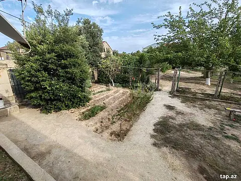 Satılır 4 otaqlı həyət evi
