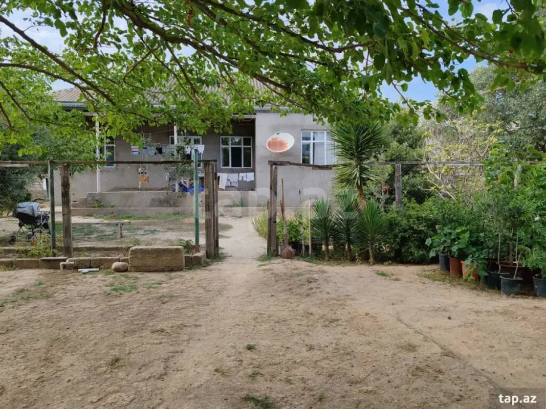 Satılır 4 otaqlı həyət evi